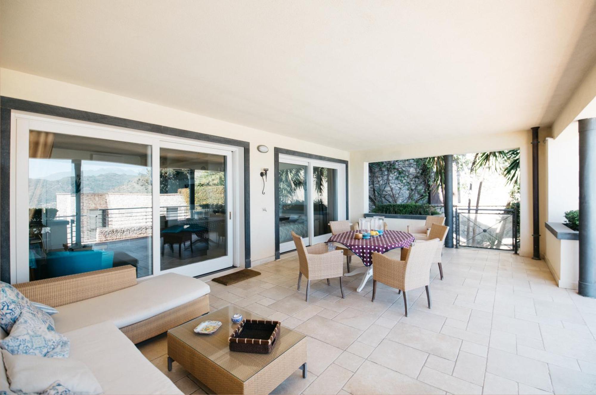 Taormina Chic Apartment ภายนอก รูปภาพ