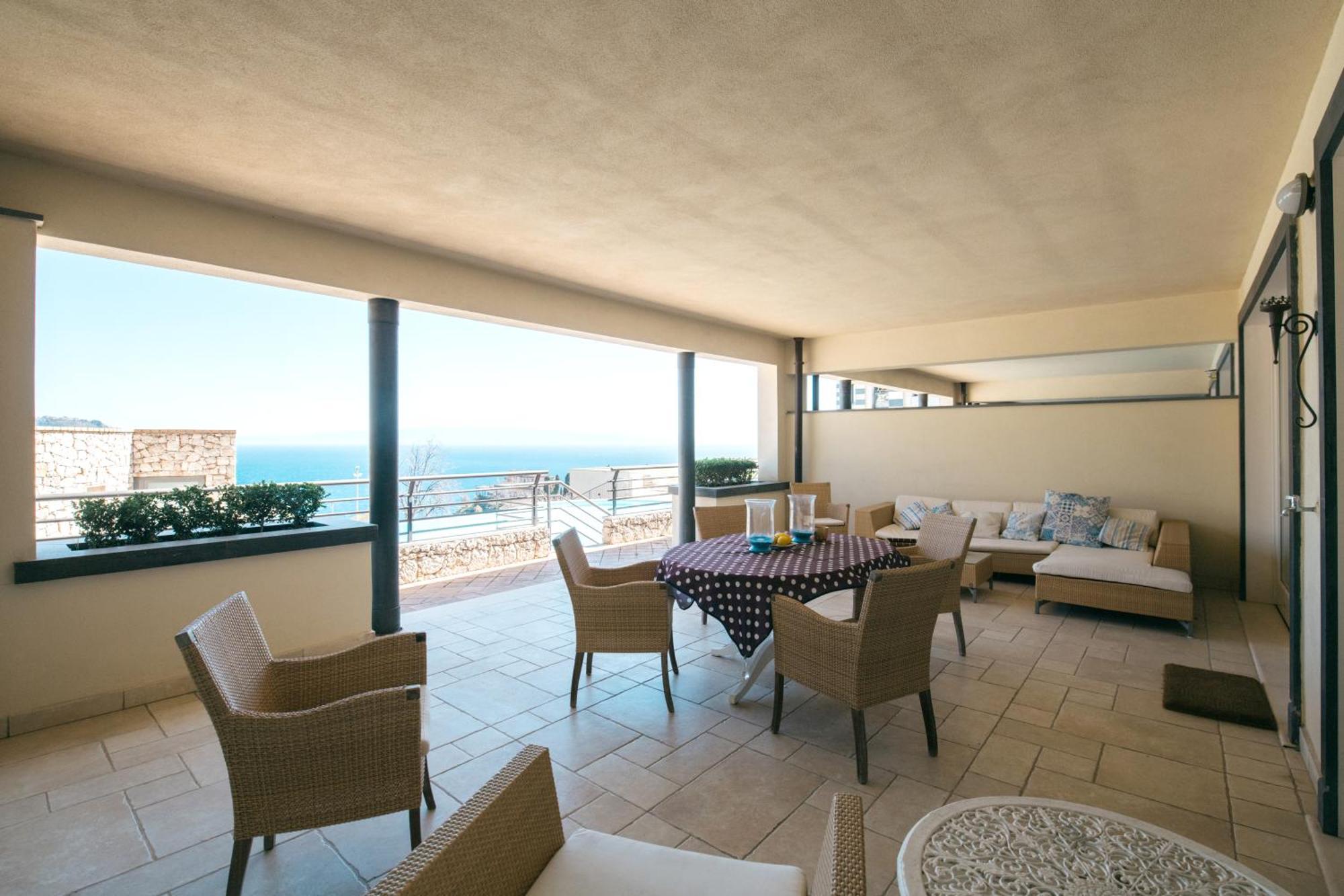 Taormina Chic Apartment ภายนอก รูปภาพ