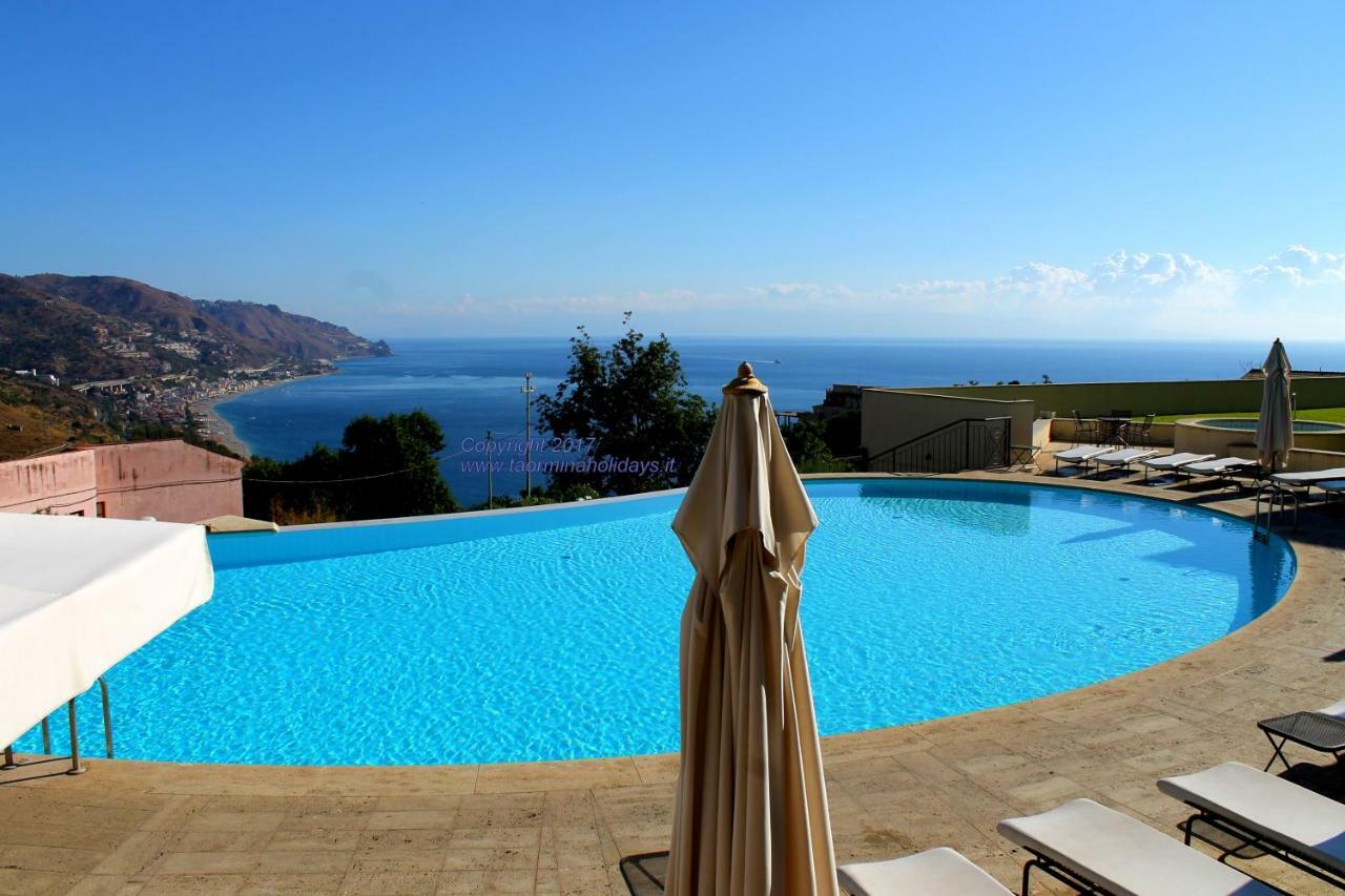 Taormina Chic Apartment ภายนอก รูปภาพ